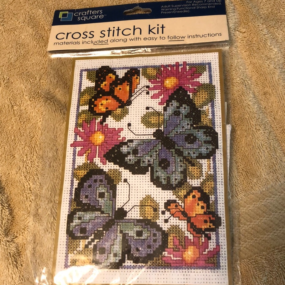 FLUTTERING BUTTERLIES WITH FLOWERS CROSS STITCH KIT~CRAFTERS SQUARE~#839041
